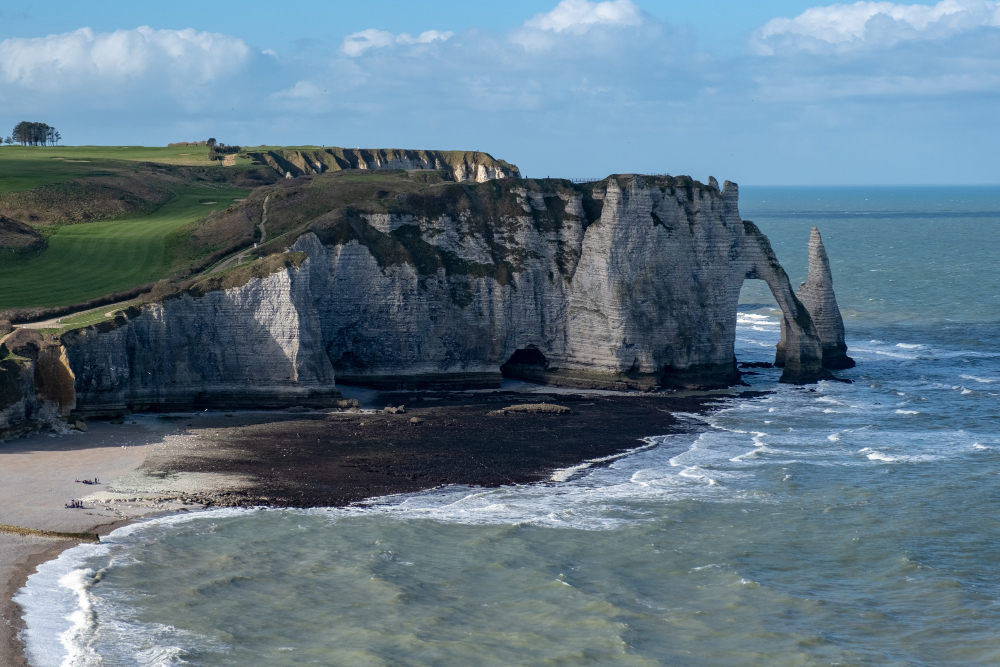 Falaises d'Étretat, arche et aiguille sur la Manche